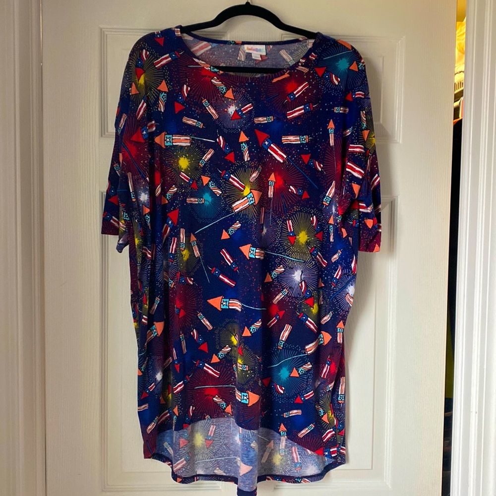 4th of July shirt with funky pattern. Super comfortable, unisex style